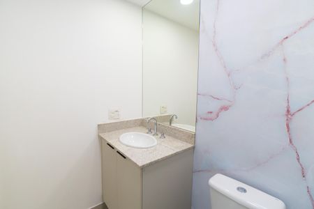 Apartamento à venda com 108m², 2 quartos e 1 vaga Apartamento à venda com 108m², 2 quartos e 1 vagaBanheiro da Suíte 2