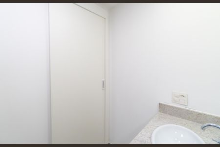 Apartamento à venda com 108m², 2 quartos e 1 vaga Apartamento à venda com 108m², 2 quartos e 1 vagaBanheiro da Suíte 2