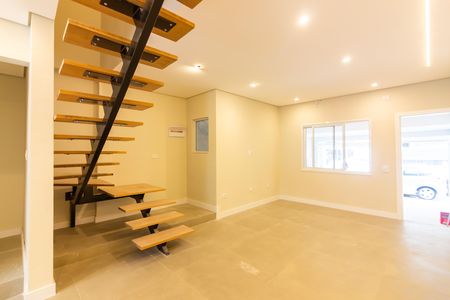 Sala  de casa à venda com 3 quartos, 235m² em Bela Vista, Osasco