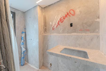 Apartamento à venda com 132m², 3 quartos e 2 vagas Apartamento à venda com 132m², 3 quartos e 2 vagasBanheiro da Suíte 1