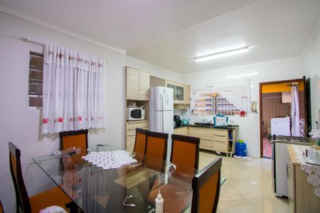 Casa à venda com 161m², 3 quartos e 2 vagas Casa à venda com 161m², 3 quartos e 2 vagasCozinha