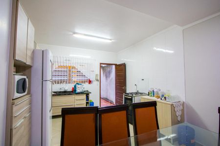 Casa à venda com 161m², 3 quartos e 2 vagas Casa à venda com 161m², 3 quartos e 2 vagasCozinha