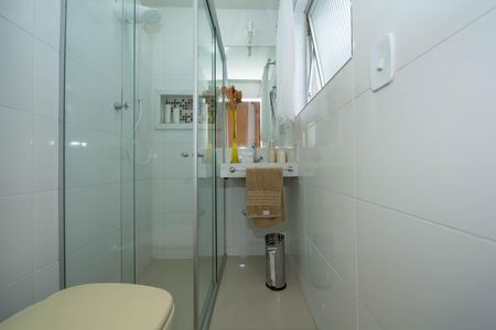 Apartamento à venda com 170m², 4 quartos e 2 vagas Apartamento à venda com 170m², 4 quartos e 2 vagasBANHEIRO3