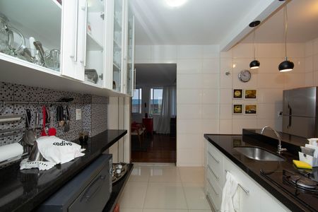 Apartamento à venda com 170m², 4 quartos e 2 vagas Apartamento à venda com 170m², 4 quartos e 2 vagasCOZINHA