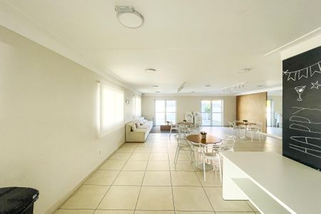Apartamento para alugar com 54m², 2 quartos e 1 vaga Apartamento para alugar com 54m², 2 quartos e 1 vagaÁrea comum - Salão de festas