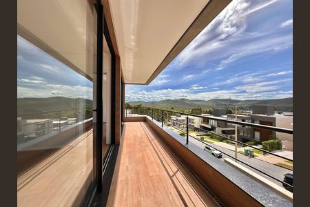 Casa de condomínio à venda com 504m², 4 quartos e 4 vagas