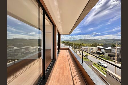 Casa de condomínio à venda com 504m², 4 quartos e 4 vagas