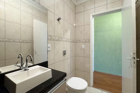 Casa para alugar com 125m², 2 quartos e 1 vaga Casa para alugar com 125m², 2 quartos e 1 vagaBanheiro Social