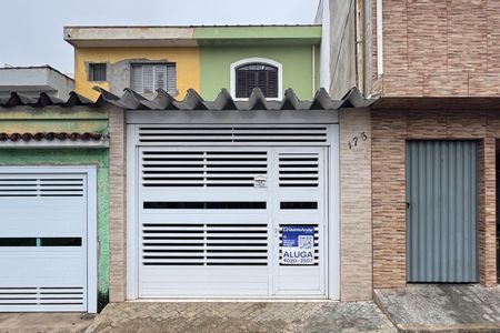Casa para alugar com 125m², 2 quartos e 1 vaga Casa para alugar com 125m², 2 quartos e 1 vagaFachada