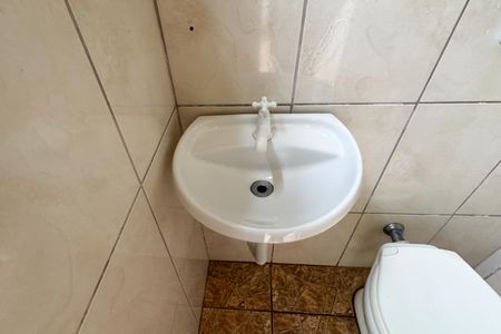 Casa para alugar com 125m², 2 quartos e 1 vaga Casa para alugar com 125m², 2 quartos e 1 vagaBanheiro de serviço