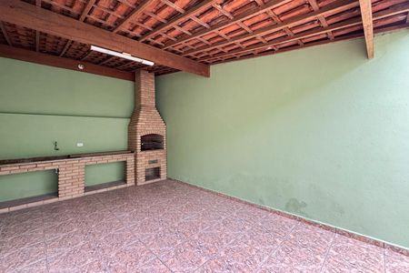 Casa para alugar com 125m², 2 quartos e 1 vaga Casa para alugar com 125m², 2 quartos e 1 vagaÁrea - Churrasqueira