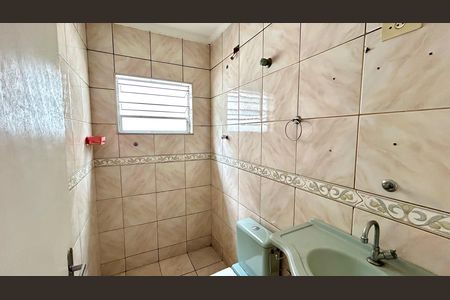 Casa para alugar com 74m², 3 quartos e 2 vagas Casa para alugar com 74m², 3 quartos e 2 vagasBanheiro 1