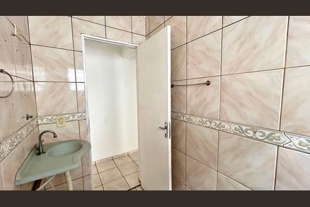 Casa para alugar com 74m², 3 quartos e 2 vagas Casa para alugar com 74m², 3 quartos e 2 vagasBanheiro 1