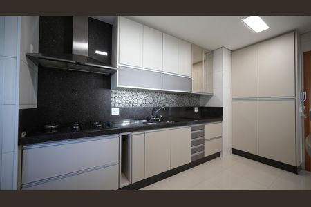 Cozinha de apartamento para alugar com 3 quartos, 130m² em Vila Scarpelli, Santo André