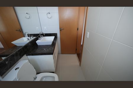 Apartamento à venda com 130m², 3 quartos e 3 vagasBanheiro da Suíte 1