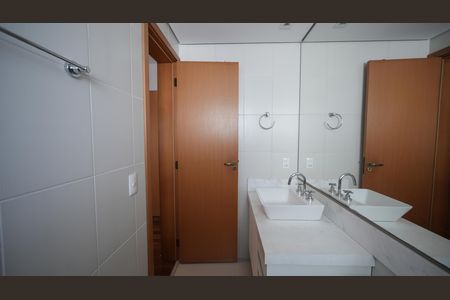 Apartamento à venda com 130m², 3 quartos e 3 vagasBanheiro da Suíte 3