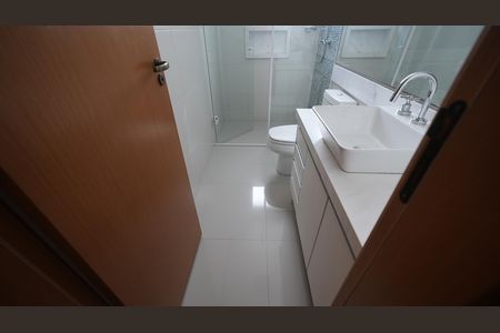 Apartamento à venda com 130m², 3 quartos e 3 vagasBanheiro da Suíte 2