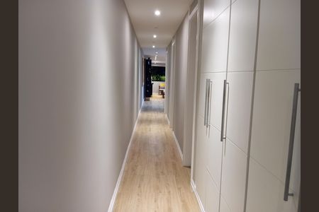 Apartamento para alugar com 166m², 3 quartos e 2 vagasCorredor 