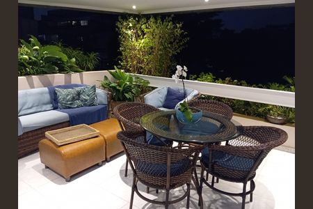 Apartamento para alugar com 166m², 3 quartos e 2 vagasVaranda