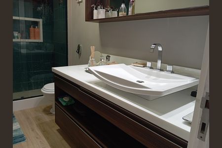 Apartamento para alugar com 166m², 3 quartos e 2 vagasBanheiro suíte 