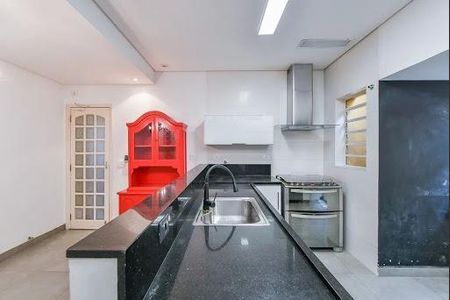 Casa à venda com 4 quartos, 290m² em Vila Mariana, São Paulo