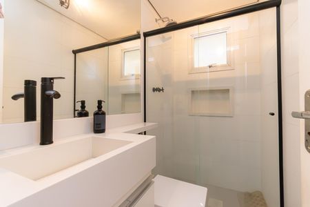 Apartamento para alugar com 53m², 2 quartos e 1 vaga Apartamento para alugar com 53m², 2 quartos e 1 vagaBanheiro