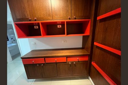 Apartamento para alugar com 129m², 2 quartos e 2 vagas Apartamento para alugar com 129m², 2 quartos e 2 vagasCozinha - Armários
