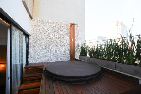 Apartamento à venda com 120m², 1 quarto e 1 vagaSacada