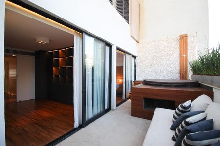 Apartamento à venda com 120m², 1 quarto e 1 vagaSacada