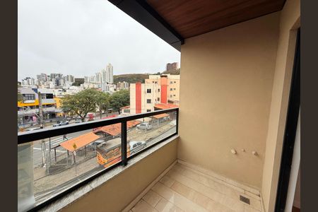 Varanda de kitnet/studio para alugar com 1 quarto, 29m² em Cascatinha, Juiz de Fora