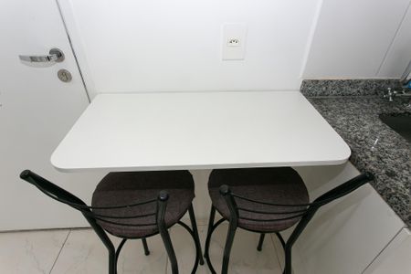 Apartamento para alugar com 33m², 2 quartos e sem vaga Apartamento para alugar com 33m², 2 quartos e sem vagaCozinha - Mesa e Cadeiras