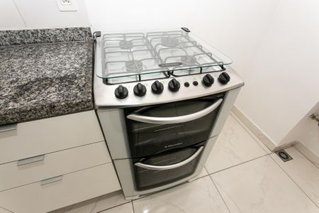 Apartamento para alugar com 33m², 2 quartos e sem vaga Apartamento para alugar com 33m², 2 quartos e sem vagaCozinha - Fogão
