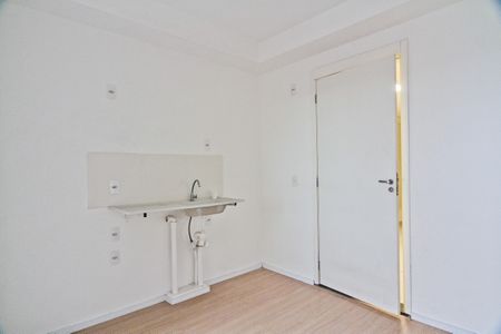 Apartamento para alugar com 32m², 2 quartos e sem vaga Apartamento para alugar com 32m², 2 quartos e sem vagaSala e cozinha