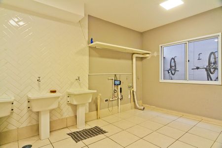 Apartamento para alugar com 32m², 2 quartos e sem vaga Apartamento para alugar com 32m², 2 quartos e sem vagaLavanderia