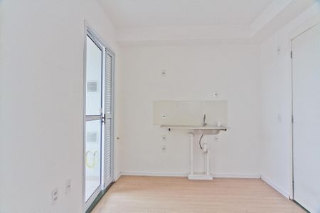 Apartamento para alugar com 32m², 2 quartos e sem vaga Apartamento para alugar com 32m², 2 quartos e sem vagaSala e cozinha