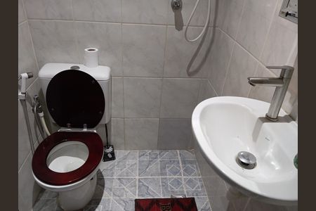 Casa para alugar com 75m², 3 quartos e 1 vaga Casa para alugar com 75m², 3 quartos e 1 vagaBanheiro