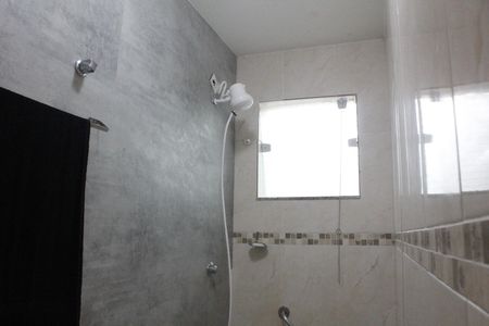 Casa de condomínio à venda com 118m², 4 quartos e 2 vagasBanheiro da Suíte 1