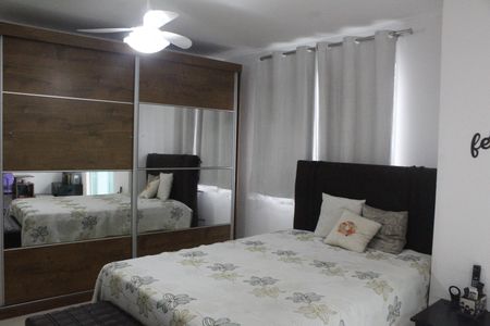 Casa de condomínio à venda com 118m², 4 quartos e 2 vagasQuarto Suíte 2