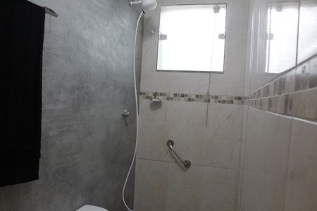 Casa de condomínio à venda com 118m², 4 quartos e 2 vagasBanheiro da Suíte 1