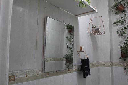 Casa de condomínio à venda com 118m², 4 quartos e 2 vagasLavabo