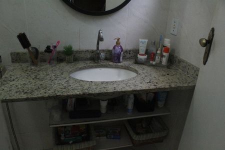 Casa de condomínio à venda com 118m², 4 quartos e 2 vagasBanheiro da Suíte 2