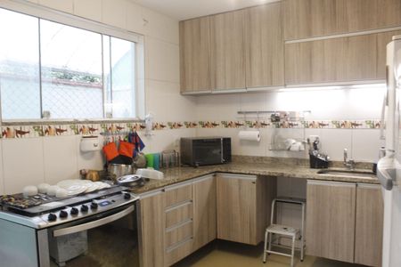 Casa de condomínio à venda com 118m², 4 quartos e 2 vagasCozinha
