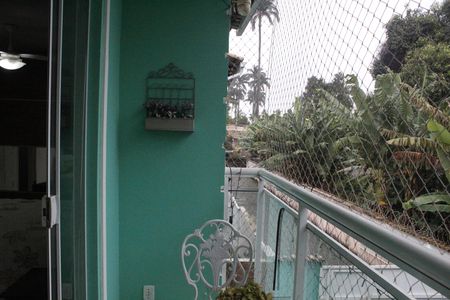 Casa de condomínio à venda com 118m², 4 quartos e 2 vagasVaranda gourmet