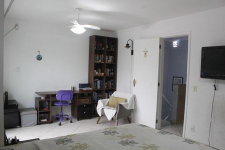 Casa de condomínio à venda com 118m², 4 quartos e 2 vagasQuarto Suíte 2