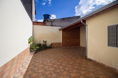 Casa para alugar com 80m², 2 quartos e 2 vagas Casa para alugar com 80m², 2 quartos e 2 vagasQuintal