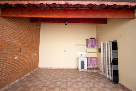 Casa para alugar com 80m², 2 quartos e 2 vagas Casa para alugar com 80m², 2 quartos e 2 vagasQuintal