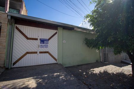 Casa para alugar com 80m², 2 quartos e 2 vagas Casa para alugar com 80m², 2 quartos e 2 vagasFachada