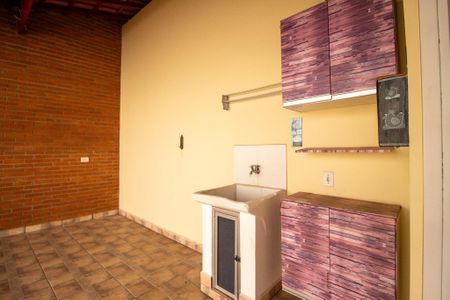 Casa para alugar com 80m², 2 quartos e 2 vagas Casa para alugar com 80m², 2 quartos e 2 vagasÁrea de Serviço