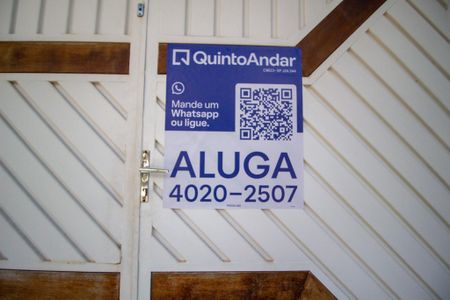Casa para alugar com 80m², 2 quartos e 2 vagas Casa para alugar com 80m², 2 quartos e 2 vagasFachada