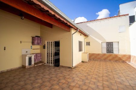 Casa para alugar com 80m², 2 quartos e 2 vagas Casa para alugar com 80m², 2 quartos e 2 vagasQuintal
